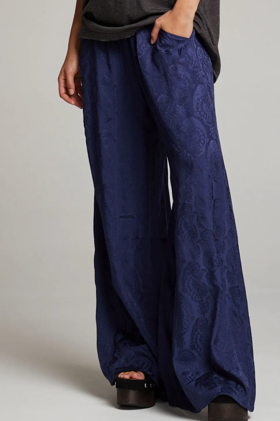 Chaser Brand Journey Sapphire Pant Fashion
